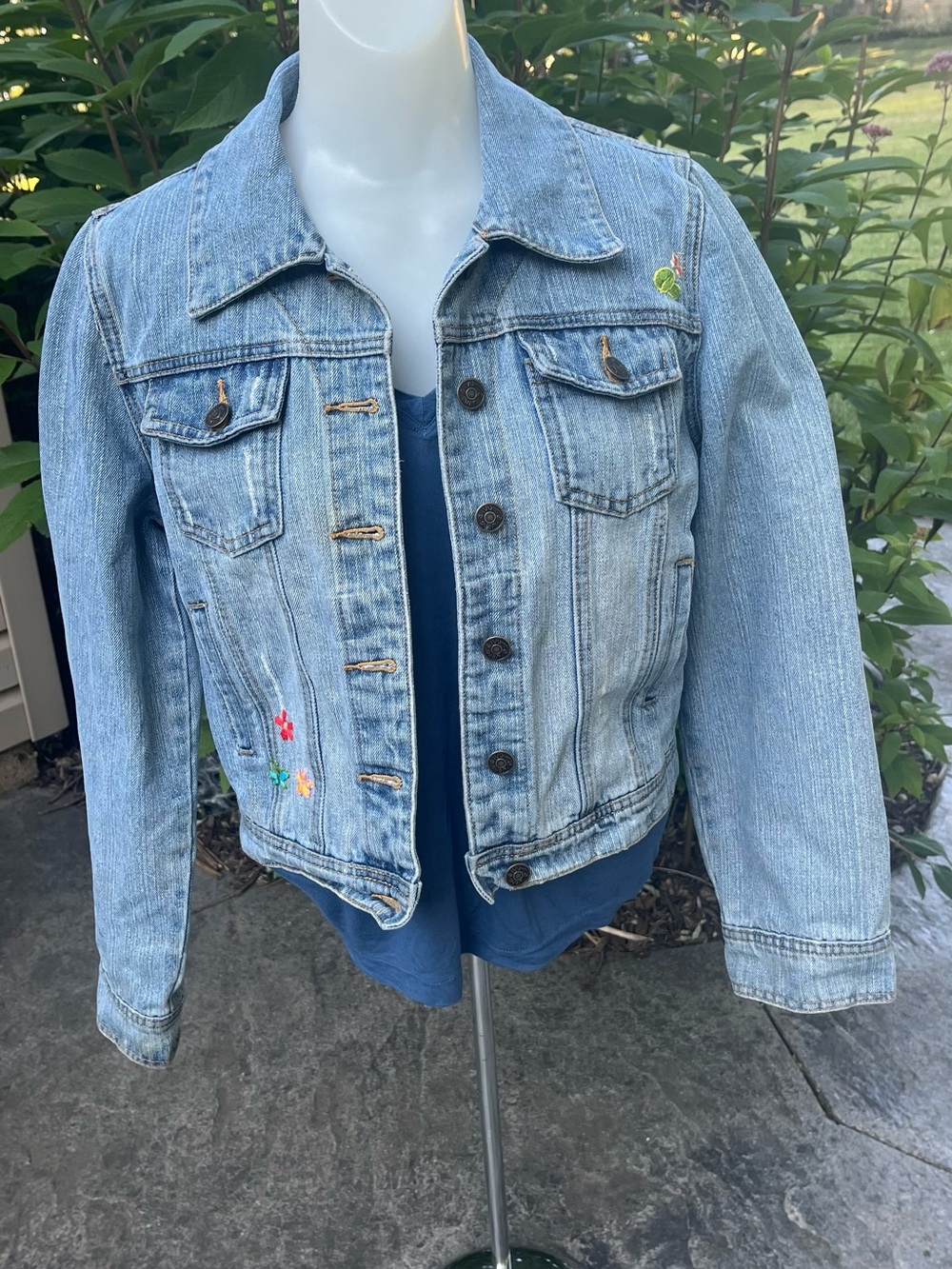 Ivy Jane Denim Jacket with Colorful Embroidered Peace sign and Flowers size S - Picture 2 of 15